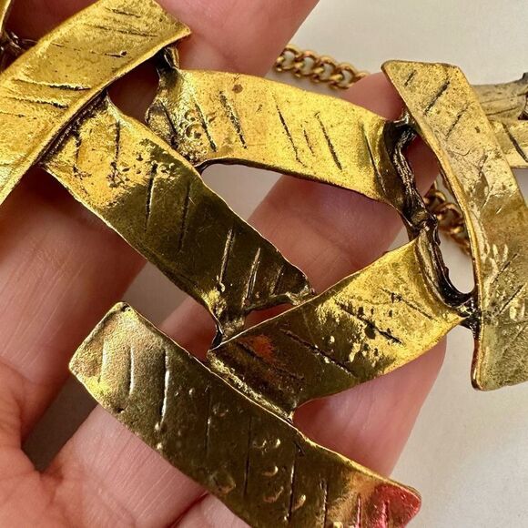 Rectangular gold tone geometric statement necklace - Picture 9 of 9